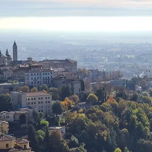 https://hotel-piazza-vecchia.italymilanhotels.net